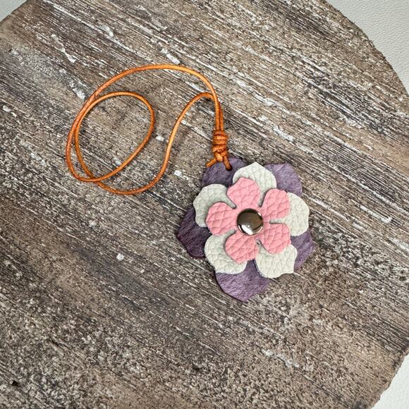 Leather Charm Flower Bag Charm Genuine Leather Purse Keychain NEW FAST SHIP - Picture 3 of 4